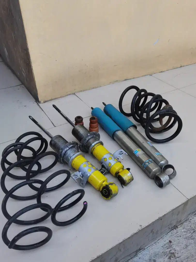 Per dan Shock bilstein innova depan coilover,belakang ex Innova 2kd