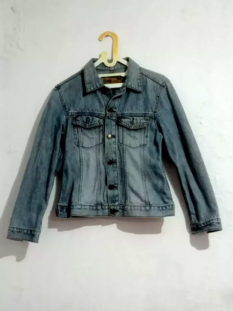 Jaket Levis Wanita Lois