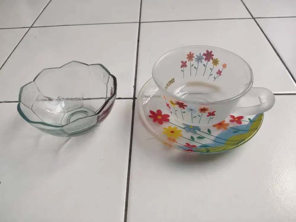 Cangkir dan Mangkok Kecil
