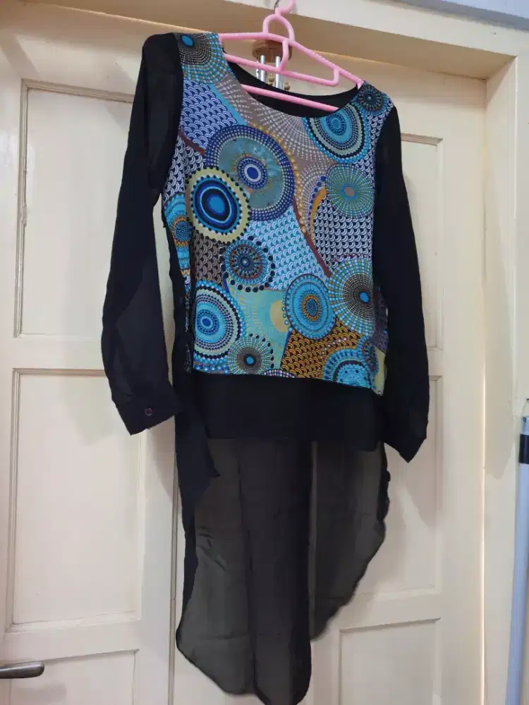 Atasan layer bergambar