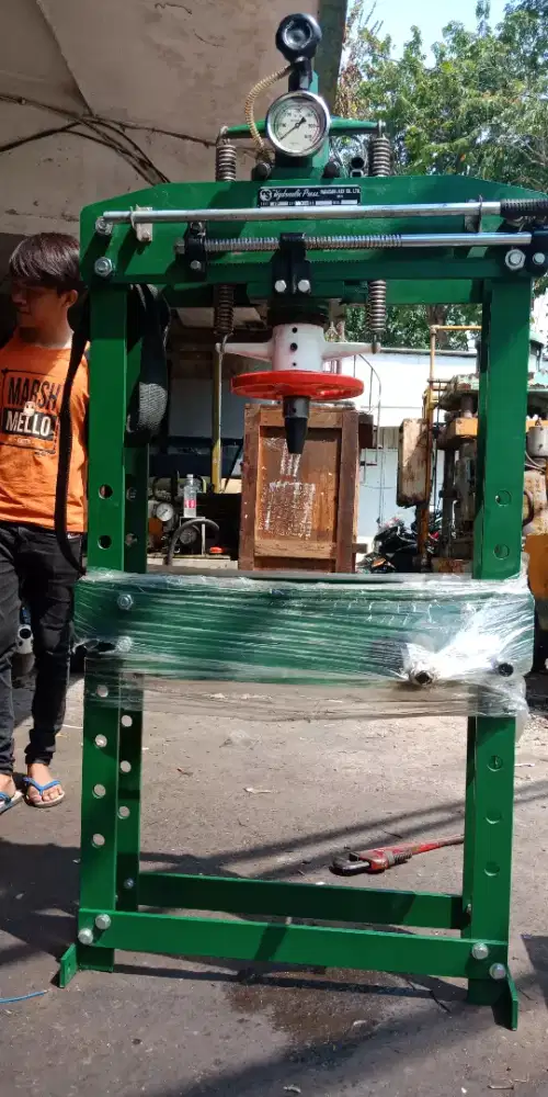 Hydraulic press Nagasaki 35 ton