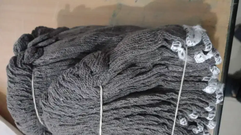 Sarung tangan kain working gloves isi 12 pasang Rp 24.000