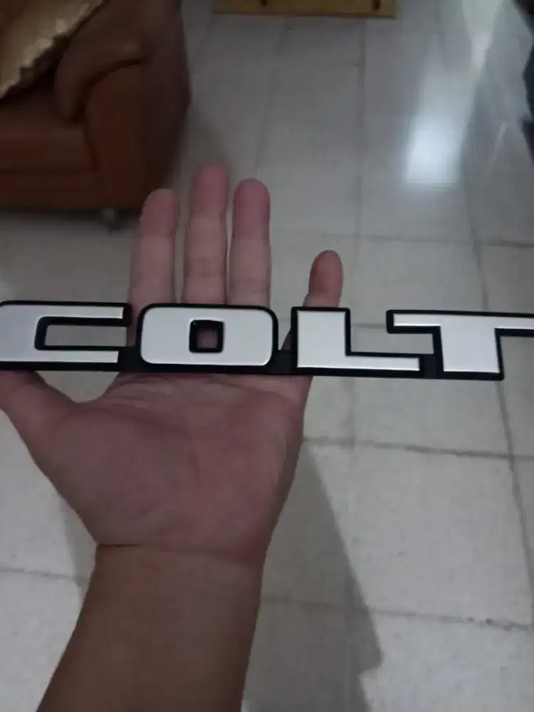 tulisan Colt L300 ori bawaan mobil