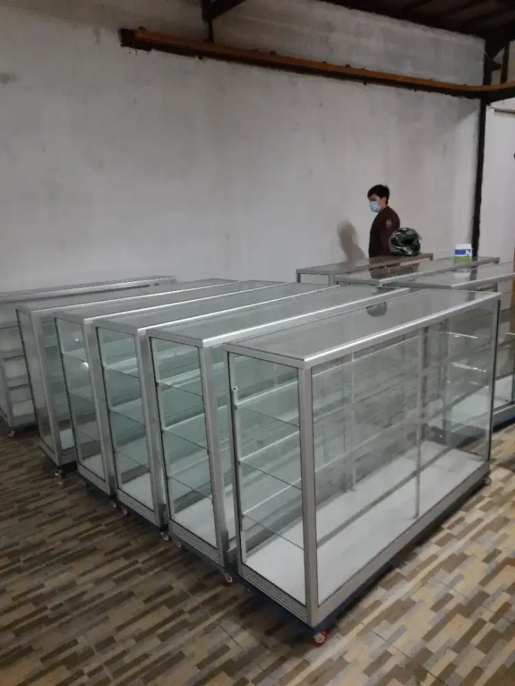 etalase 1,5 meter + roda siku besi