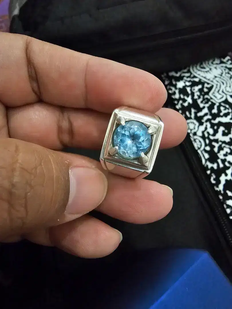 Natural Blue Swiss Topaz Perak bulat