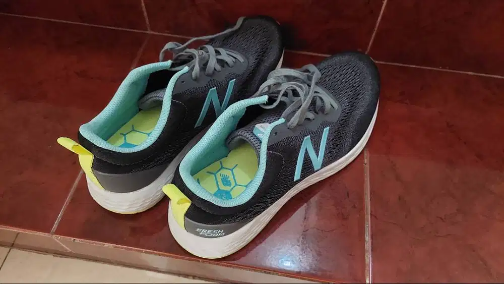 Sepatu New Balance Fresh Foam Arishi v3 Gray Blue Running Shoes