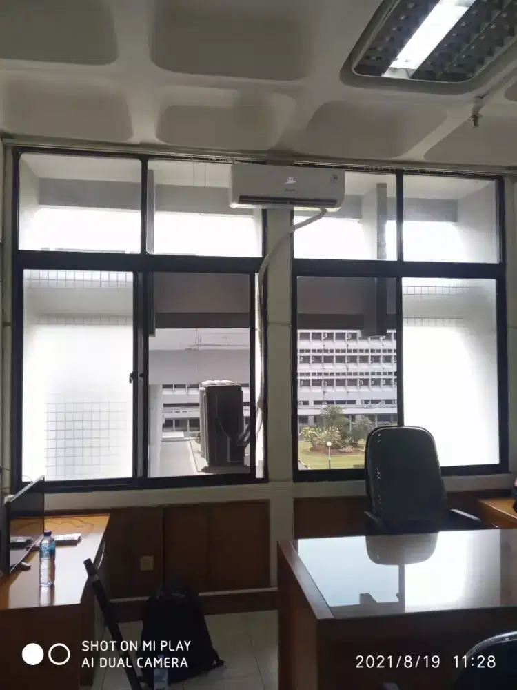 Kaca film, sanblast kaca, sticker print dan cutting