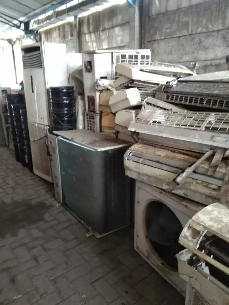 Menerima AC rusak dan logam dll