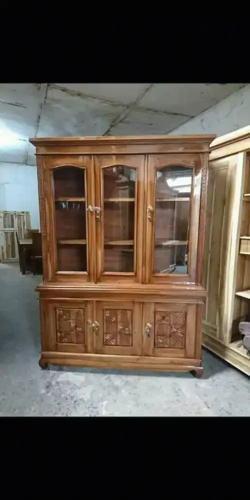 Lemari pajangan pintu 3