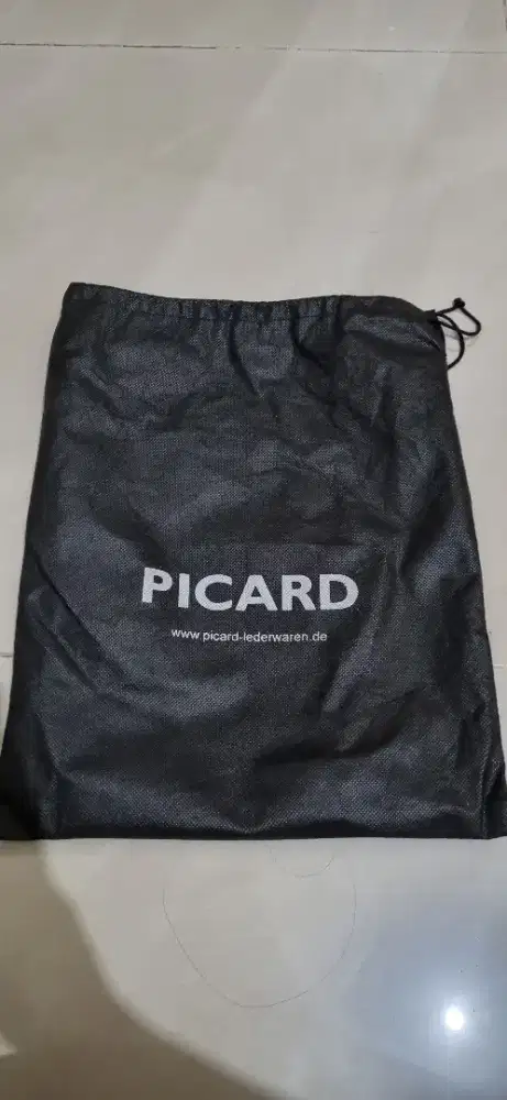 Tas slempang pria merek picard