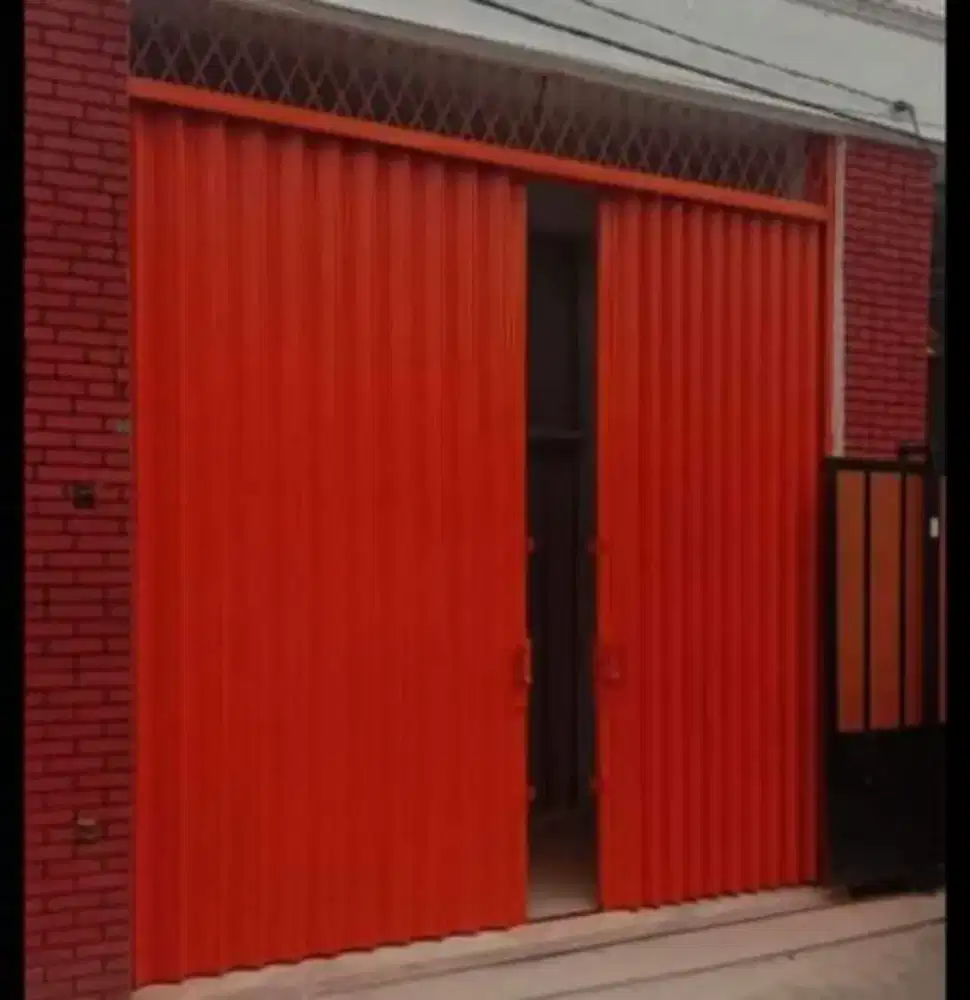 Roling door folding gate
