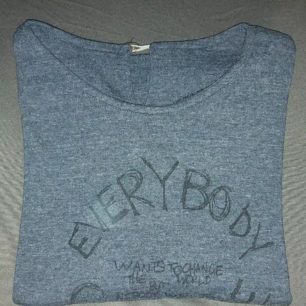 Kaos Wanita Lengan Panjang