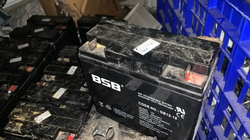 Baterai ups rusak bekas kantor bank kami cari