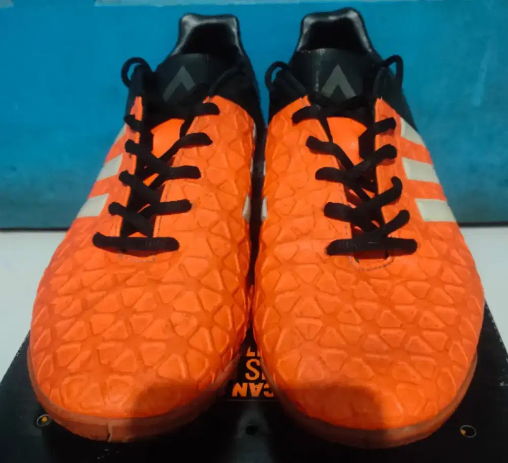 Sepatu bola hotsell adidas ace 15