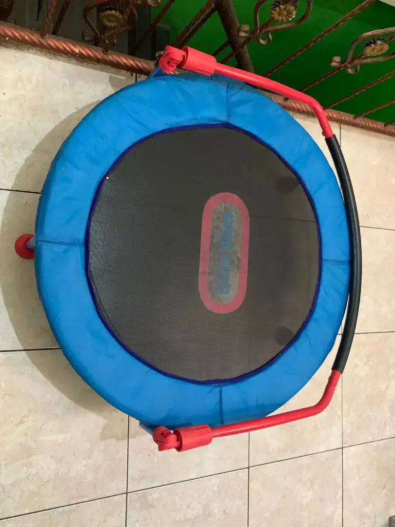 Trampollin anak