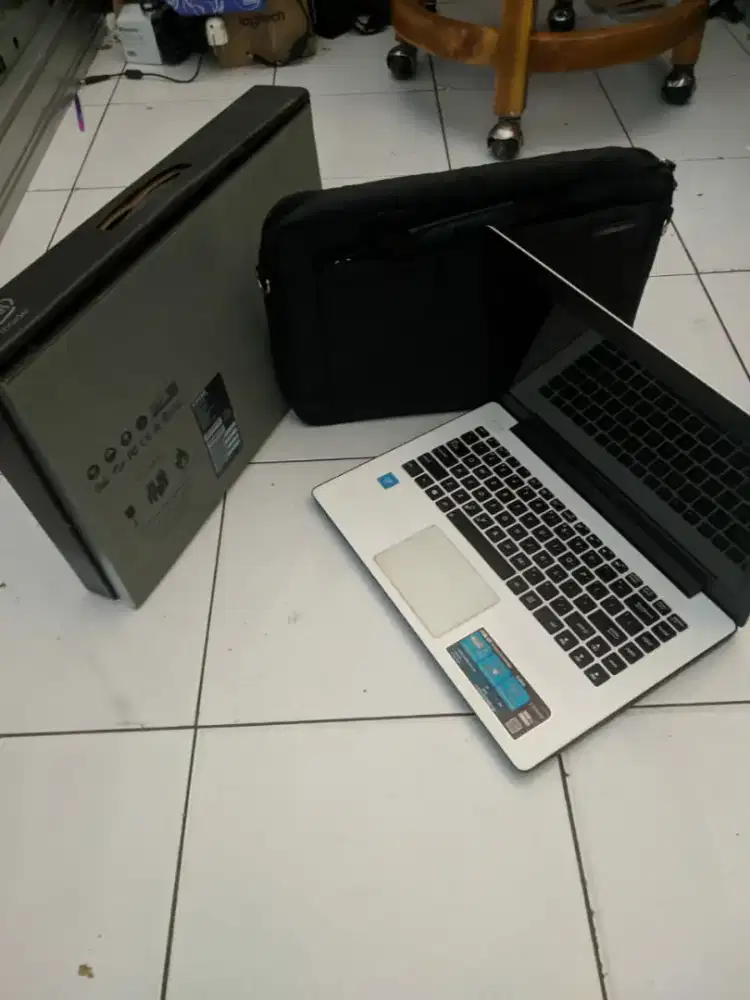 Jual laptop rusak dan mati disini