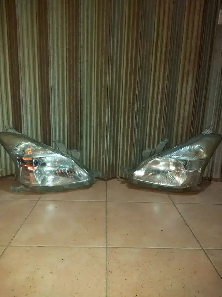 Headlamp depan avanza G 2013