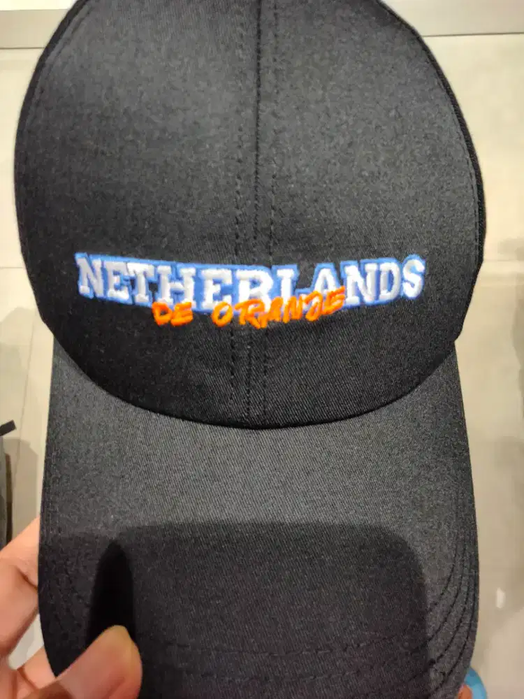 Topi timnas Belanda merk Diadora