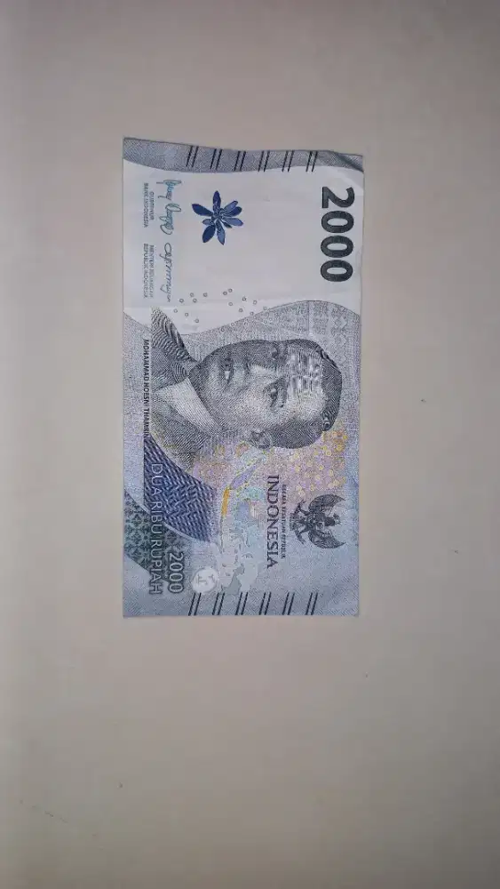 Uang kertas Rp 2000 no seri unik