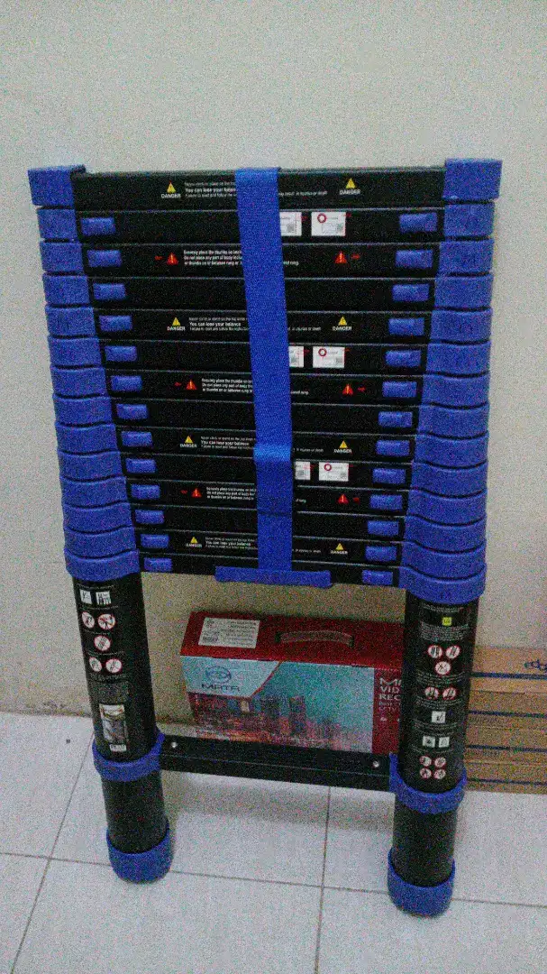Tangga Teleskopik Model I Lurus aja warna silver Panjang 4,4 meter