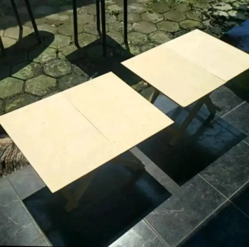Meja Lipat Polos untuk Berbagai Keperluan