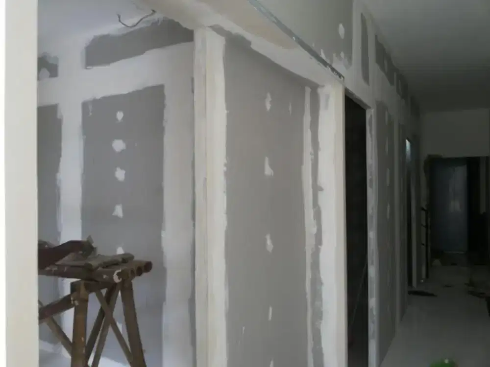 Partisi gypsum + pengecatan