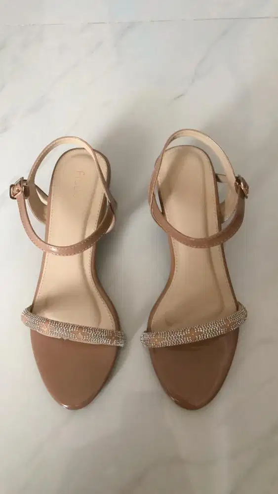 Harga Beli 599,900rb. Baru 1x Pakai kondisi masih benar2 baru mulus.