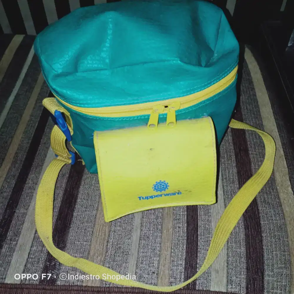 Tas Slempang Travel Pouch Branded