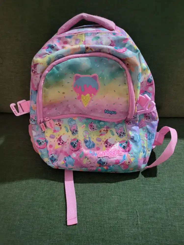 Tas sekolah anak merk Smiggle