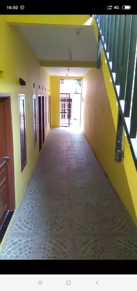 Kos Kosan Pasutri atau Pekerja Dekat Stasiun Blimbing