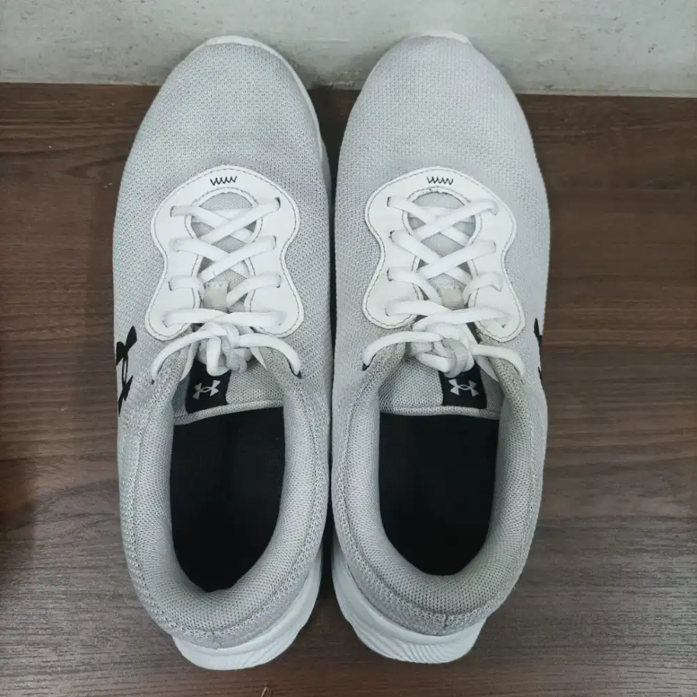 Sepatu Under Armour ORIGINAL White Mojo 2 Fullset Box Mulus