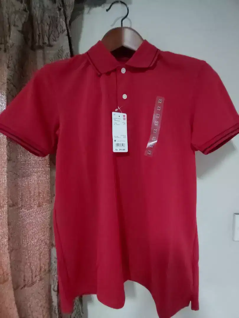 Kaos Polo uniqlo dry-ex Pique Lengan Pendek Red Size M Colour Red