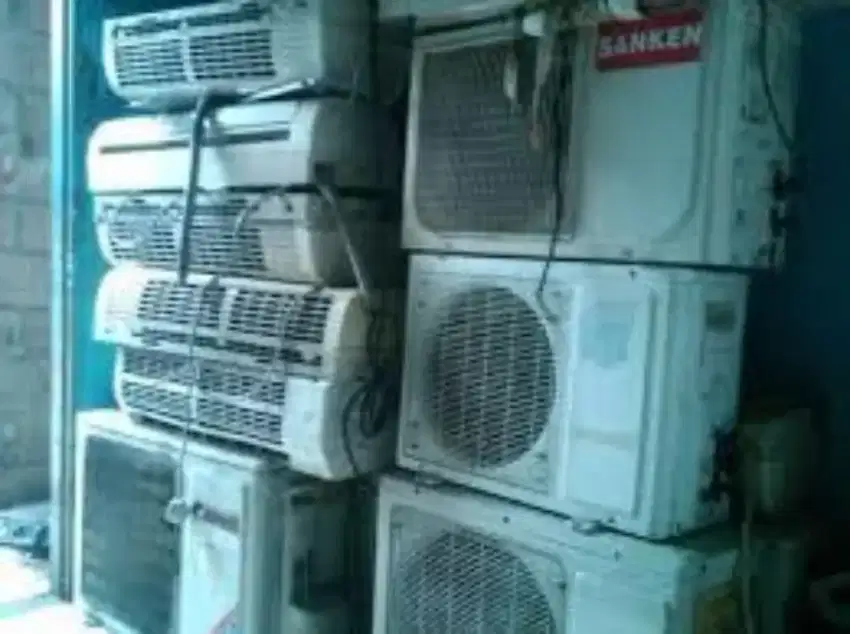 Terima ac bekas , rusak , mati . Rombeng