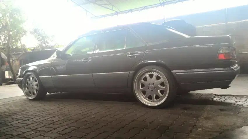 Model BRABUS R20 5x112 et35 lebar rata 8.5 MERCY MERCEDES BENZ