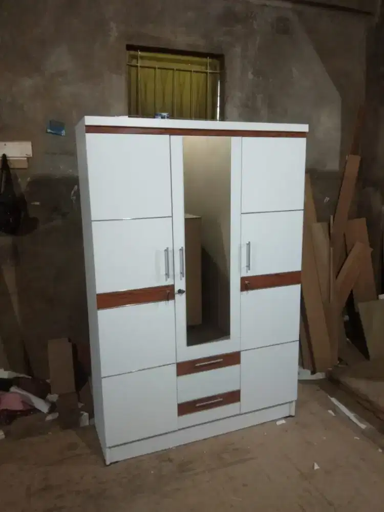 Lemari 3 pintu bagus
