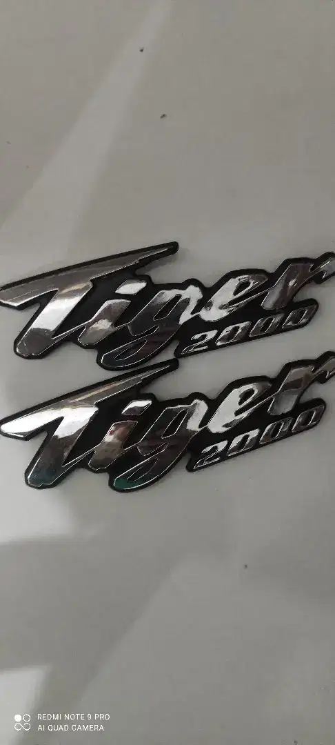 emblem tiger 2000