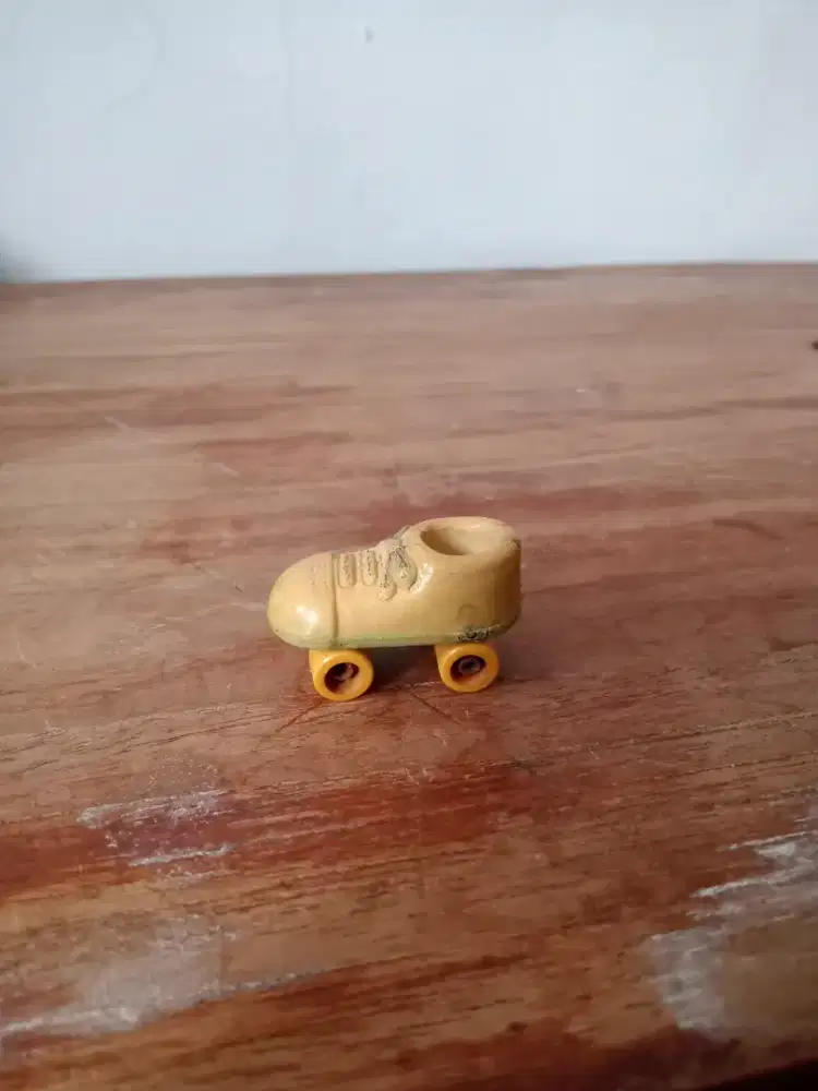 Pajangan Sepatu Roda