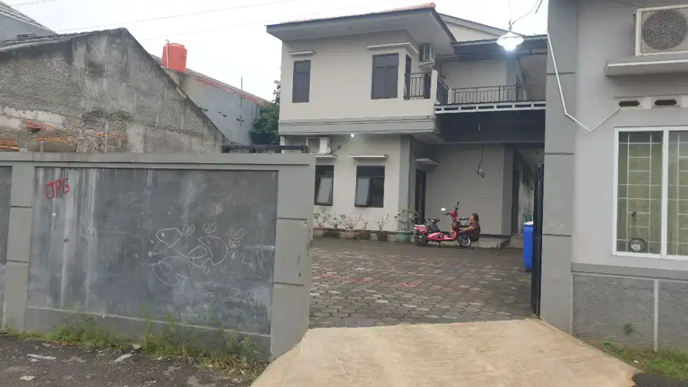 KONTRAKAN/KOST 3 PETAK KAMAR MANDI DALAM