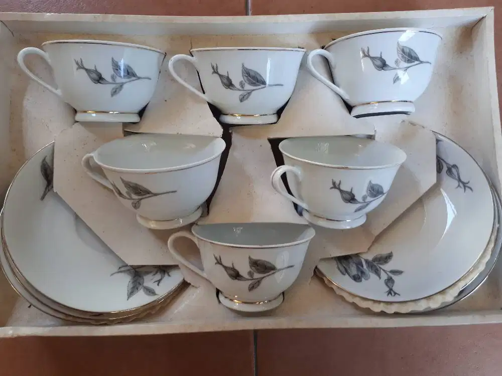 Teaset (P-52):12-pcs Cup & Saucer White Ceramic Cangkir Teh Jadull