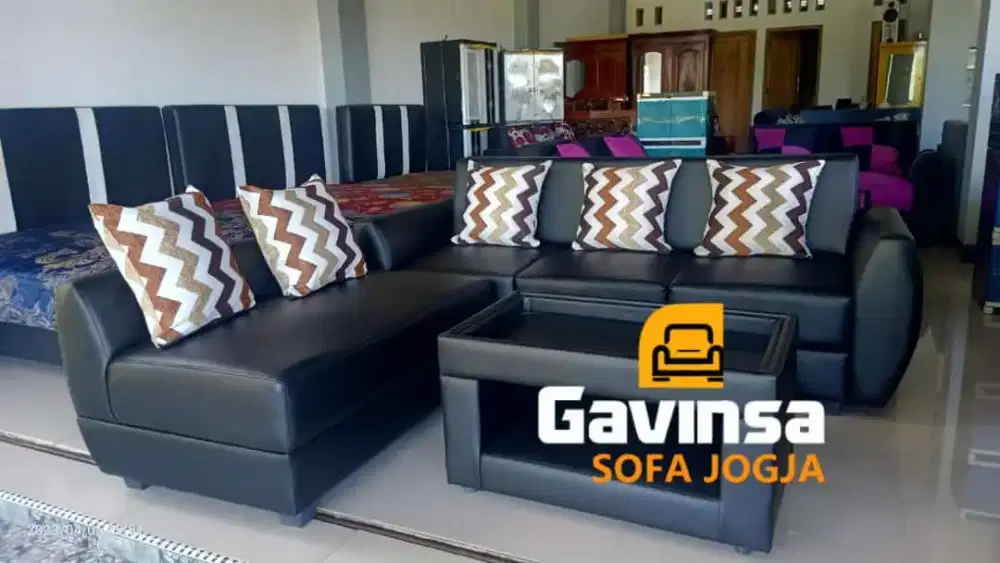 Premium Sofa L Putus , Bahan Oscar Hitam , 1 set meja  ( Garansi 2 Th)