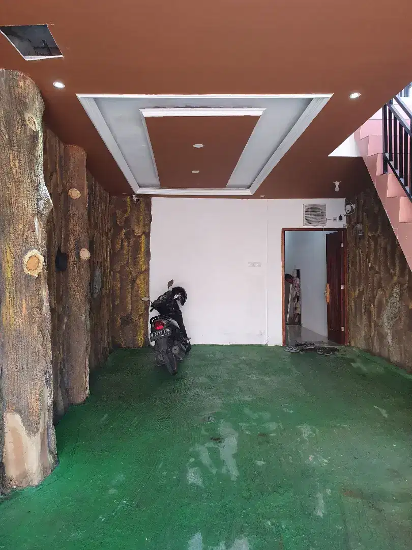 KOST KHUSUS PUTRI Dekat Alteri Pondok Indah Depan Halte Busway Bungur
