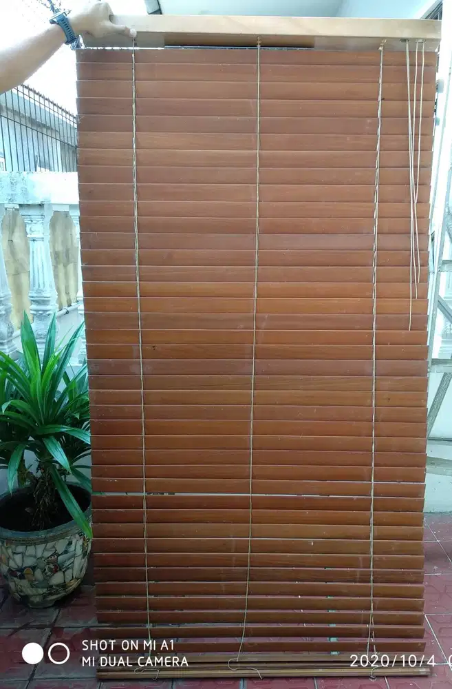 4 Krey Kayu/ Tirai Jendela Gulung