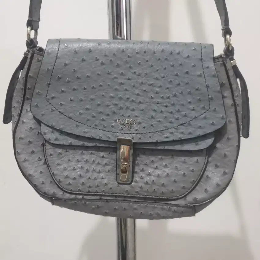 Tas Guess Motif Ostrich Preloved