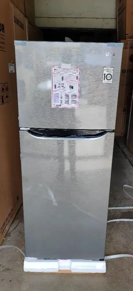 Kulkas LG 2 pintu smart inverter lemari es no frost low watt 70 watt