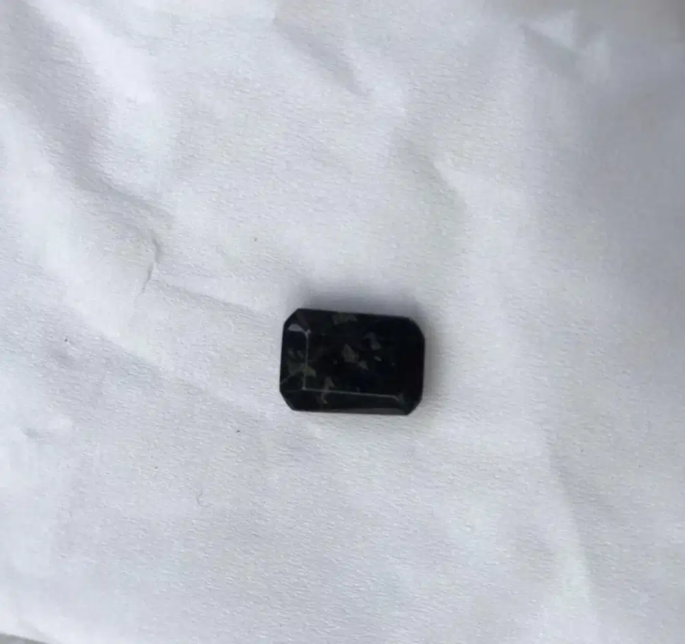 Batu hitam size kantoran