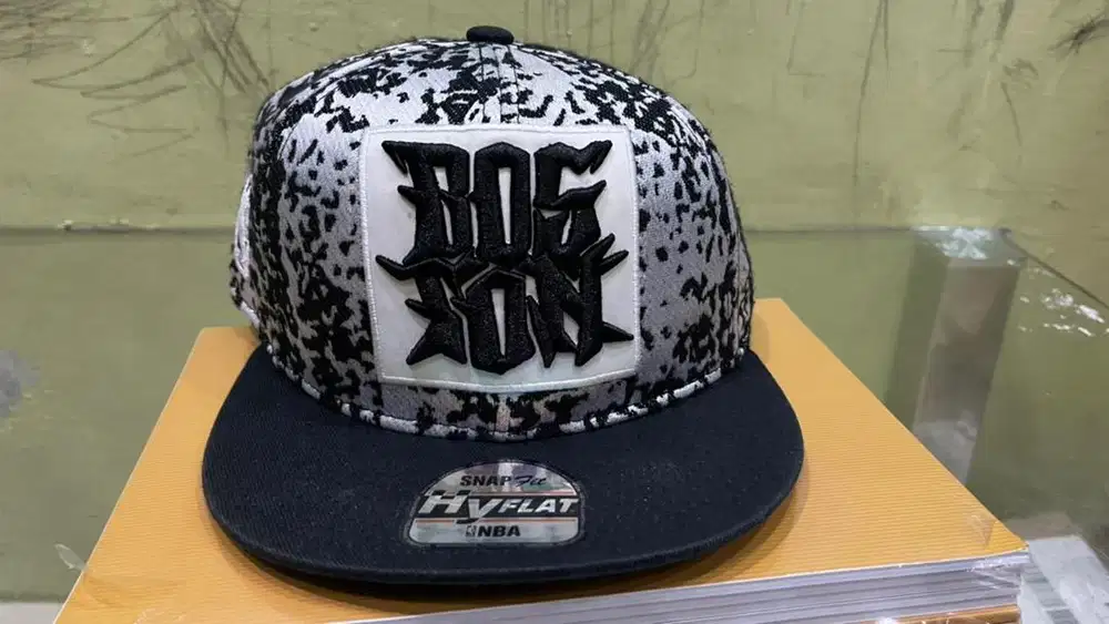 Topi Second Like New