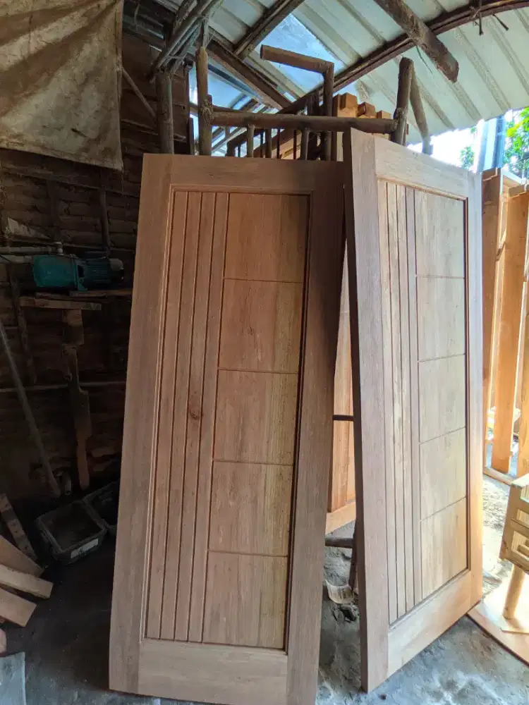 Pintu kamar kayu meranti murah
