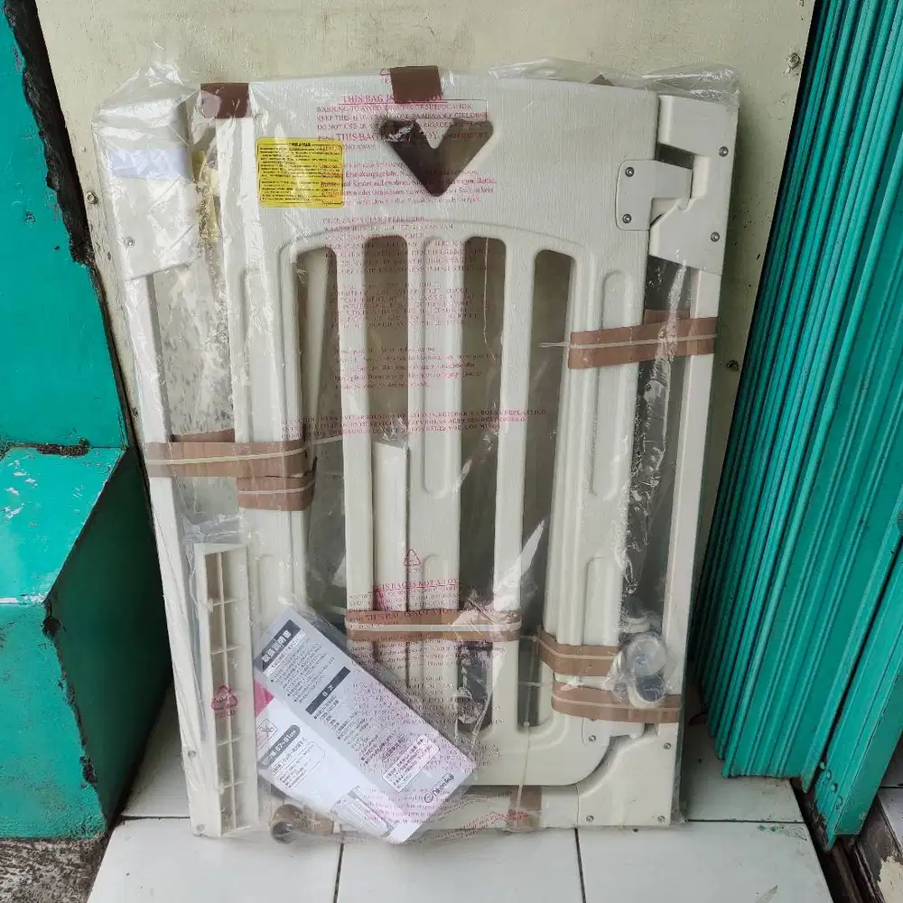 NihonIkuji Baby Playfence Smart Gate II/ Pagar Pembatas Bayi 67cm~91cm