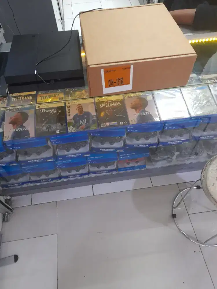 Ps4 fat 500 GB New reffurbish Full 15 Game bebas pilih Game