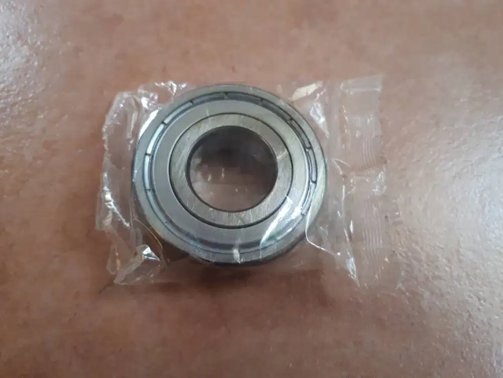 SKF Explorer Bearing 6204-2Z/C3 made in Bulgaria (A-829)